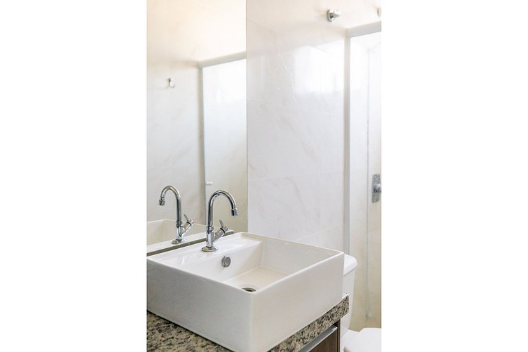 Lazer Completo: Piscina e Churrasqueira - D305