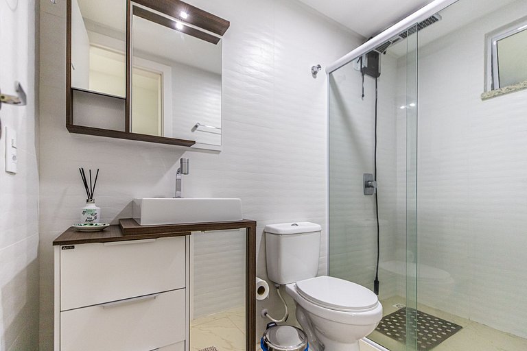 E103 - Apartment with Pool and Gym