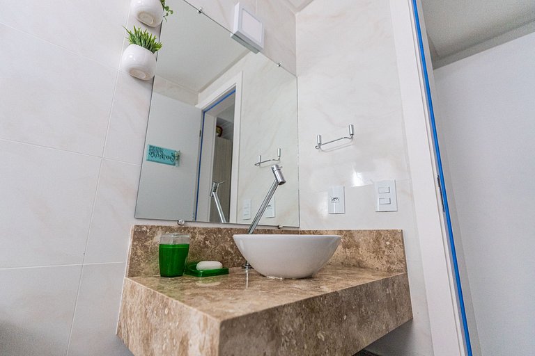 Apto Familiar com Churrasqueira em Bombas A102