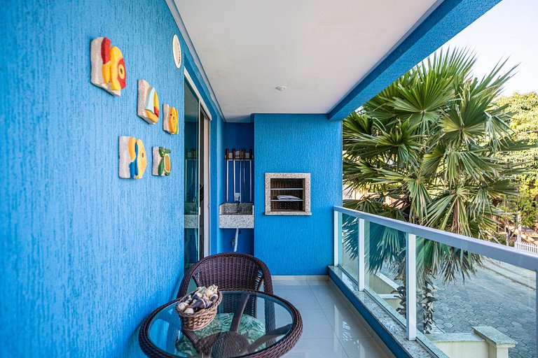 Apto Familiar com Churrasqueira em Bombas A102