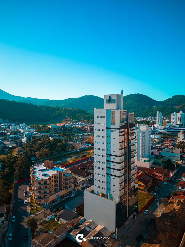 1002 Le Premier - 3 suítes + vista mar