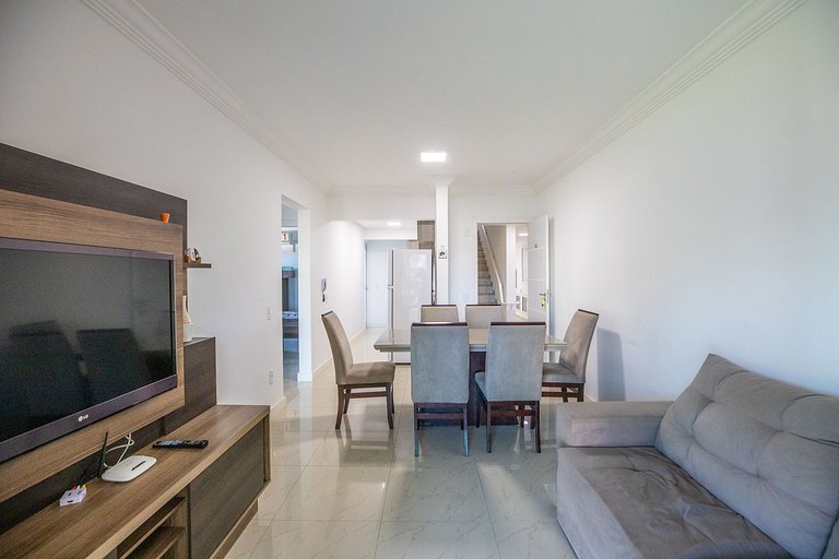 E102 - Barbecue, Pool, and Game Room