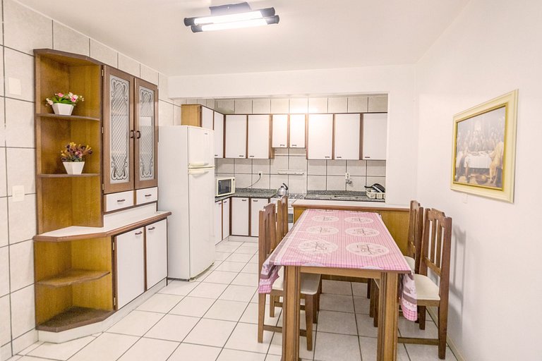 Sea-view balcony - 80 m to beach - sleeps 10