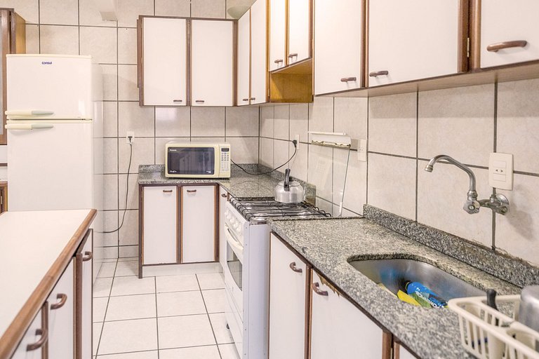 Varanda vista mar - 80m da praia - até 10 pessoas