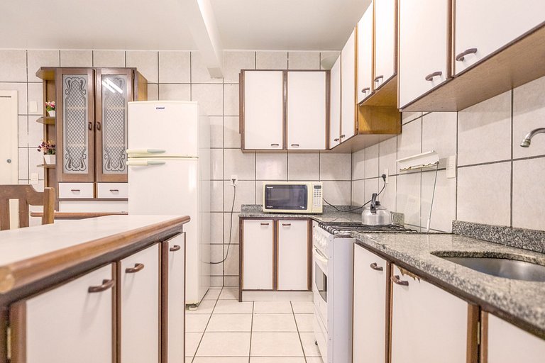 Varanda vista mar - 80m da praia - até 10 pessoas