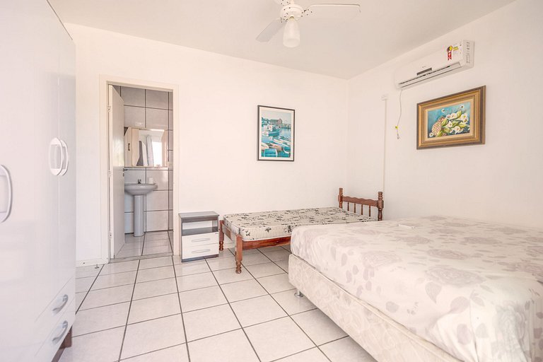 Varanda vista mar - 80m da praia - até 10 pessoas
