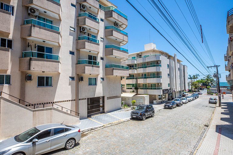 Varanda vista mar - 80m da praia - até 10 pessoas
