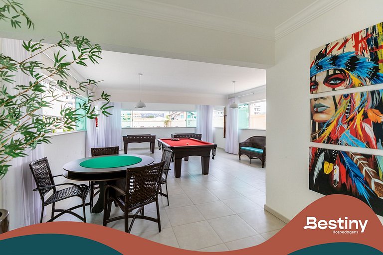 E102 - Barbecue, Pool, and Game Room