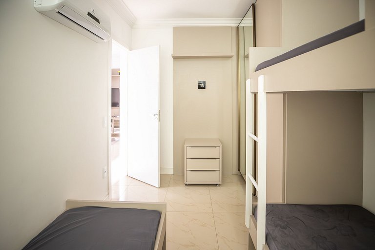E105 - 2 Bedrooms, Pool, and Barbecue
