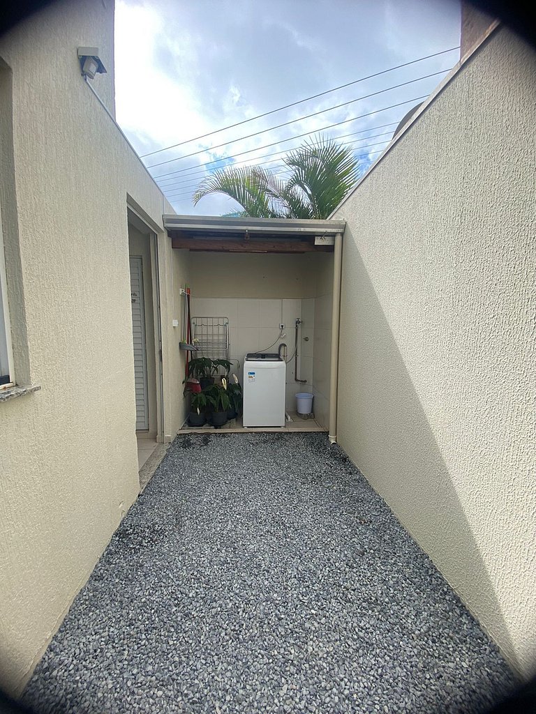 30m da Praia, 300m da Lagoinha e Sepultura!