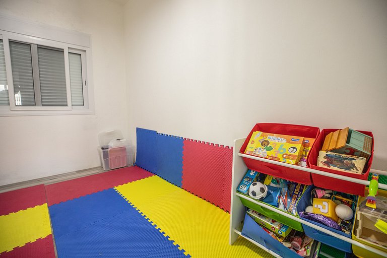 Casa família com brinquedoteca - pé na areia