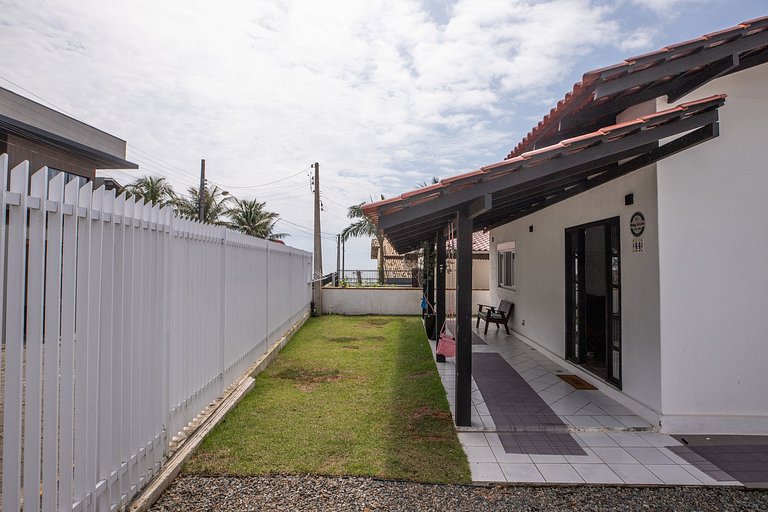 Casa família com brinquedoteca - pé na areia