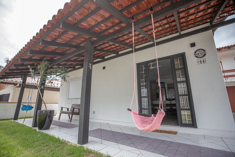 Casa família com brinquedoteca - pé na areia