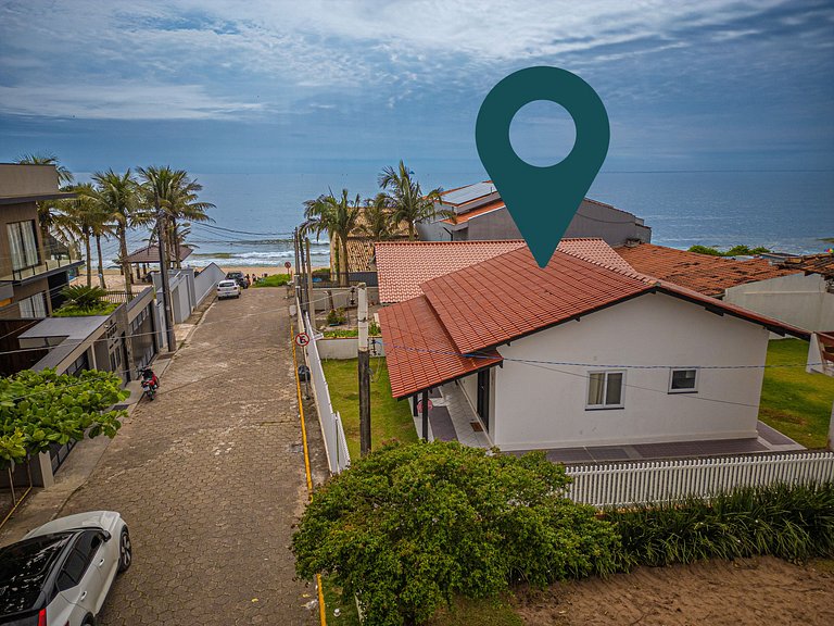 Casa família com brinquedoteca - pé na areia