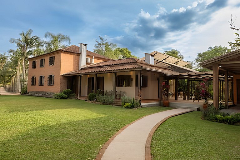 Sitio centenário com piscina