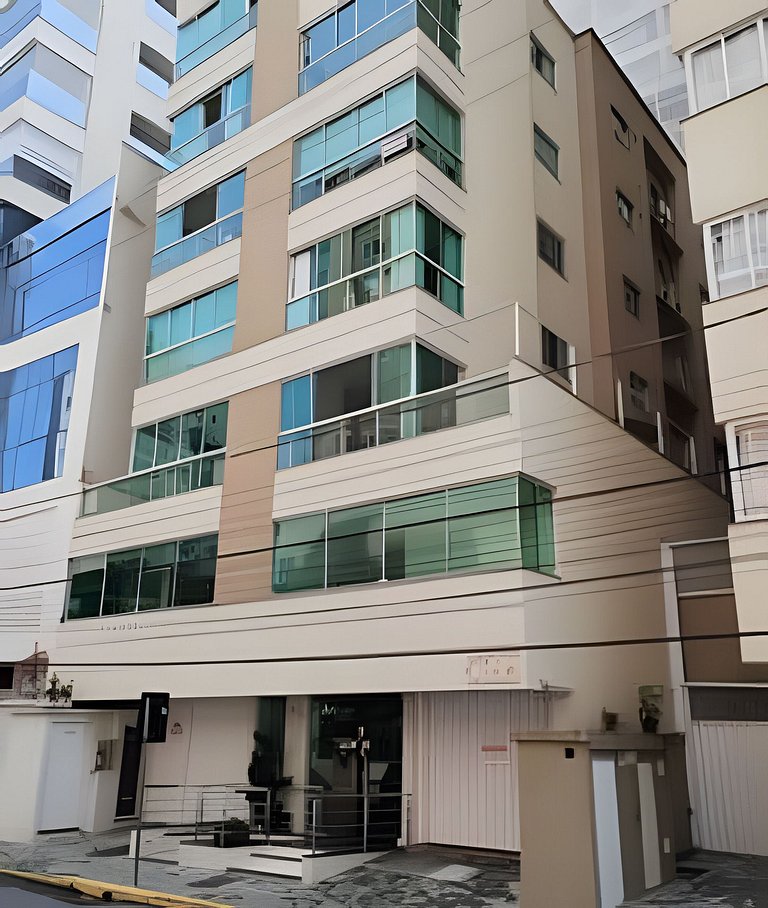 Refúgio em Meia Praia Itapema | Terraço e 2 Vagas