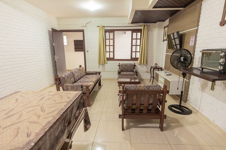 2 queen suites • 100 m to beach