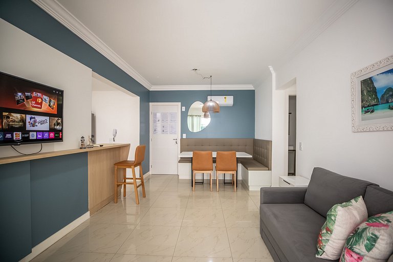 E103 - Apartamento com Piscina e Academia