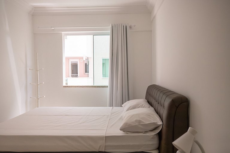 E103 - Apartamento com Piscina e Academia