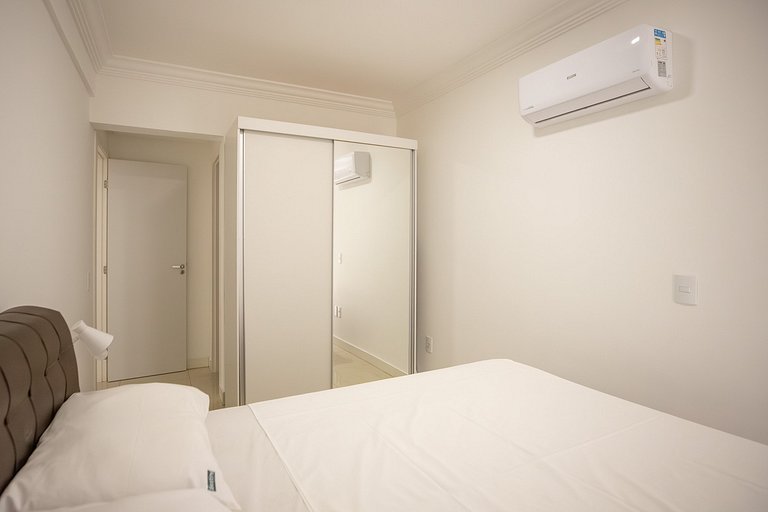 E103 - Apartamento com Piscina e Academia