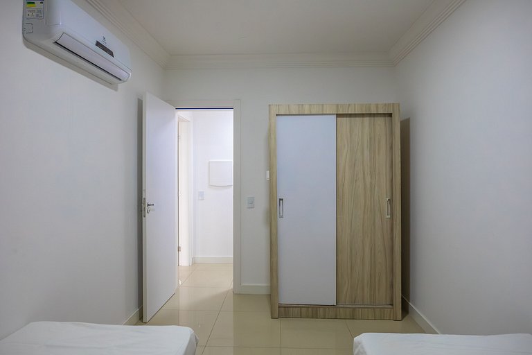 C104 - 2 Bedrooms, Game Room, and Pool