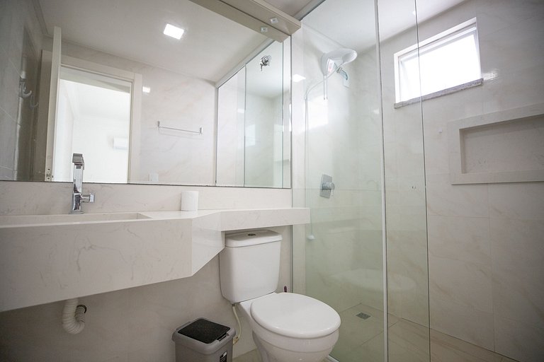 3 Quartos com 2 Vagas de Garagem + Piscina - 402A