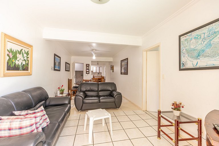 Sea-view balcony - 80 m to beach - sleeps 10