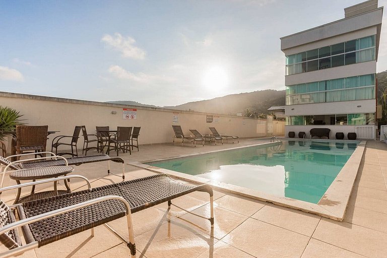 B305 - Apartamento com Sala de Jogos e Piscina