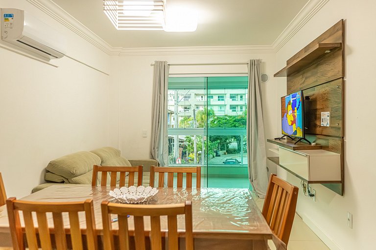 C102 - Lazer Completo: Piscina e Churrasqueira