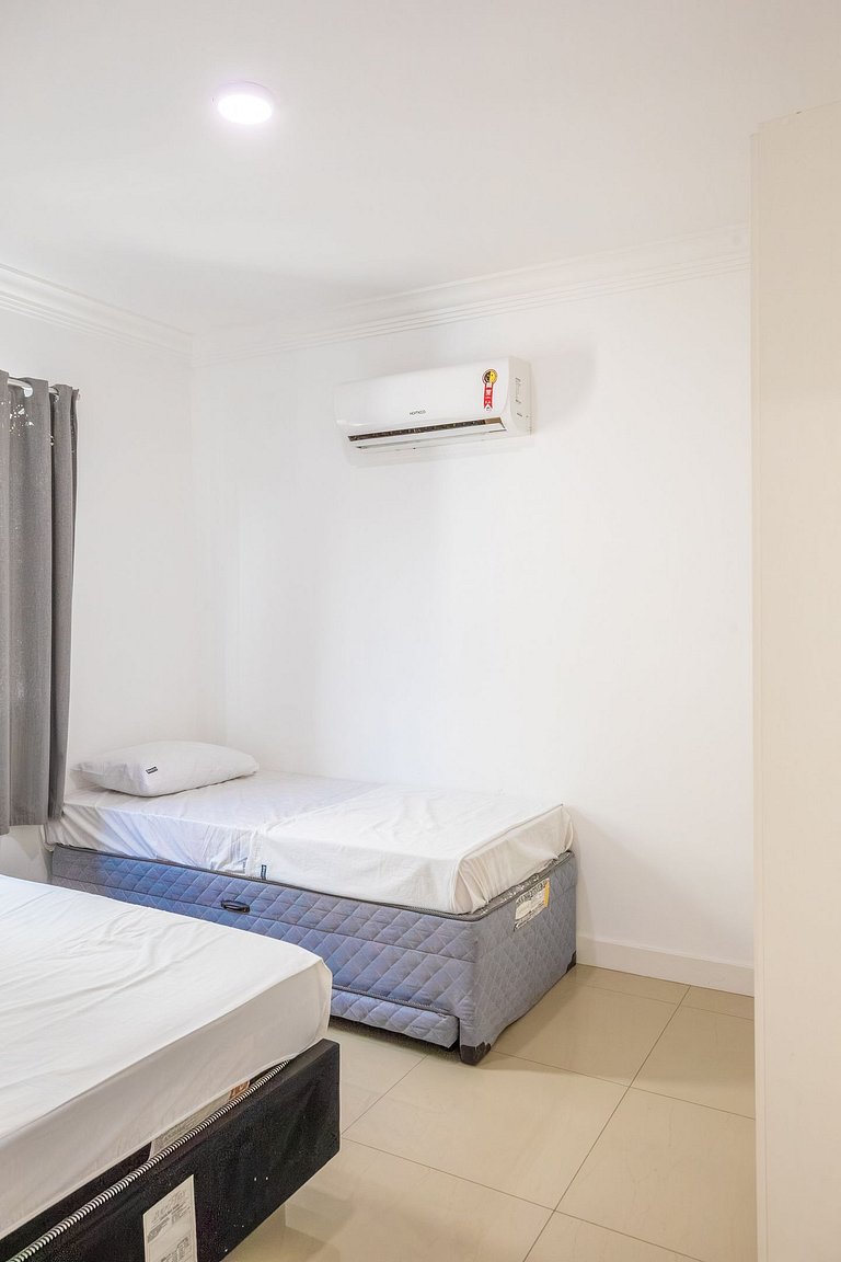 D202 - Barbecue, Pool, and Game Room