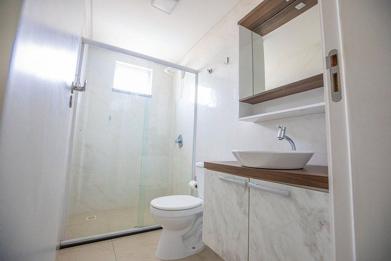 E102 - Churrasqueira, Piscina e Sala de Jogos