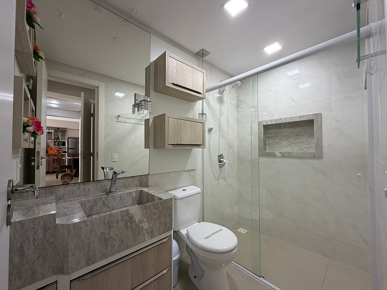 Pool and comfort for up to 6 guests.