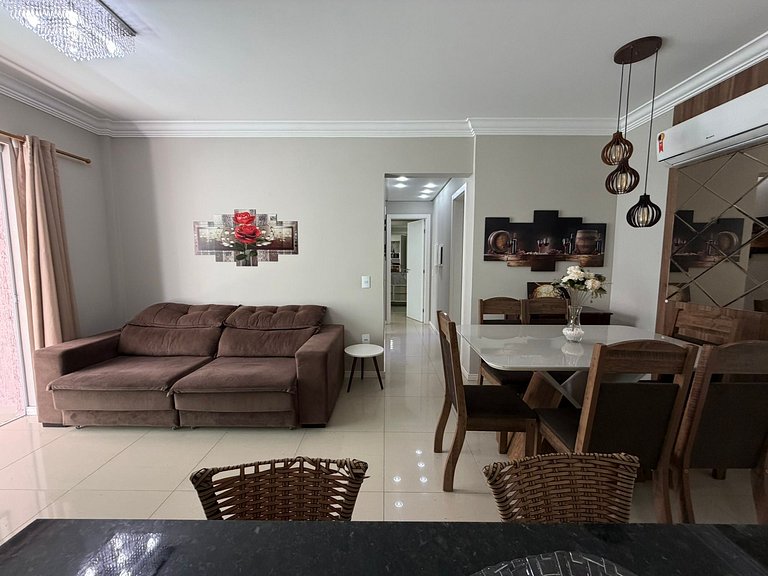 Pool and comfort for up to 6 guests.